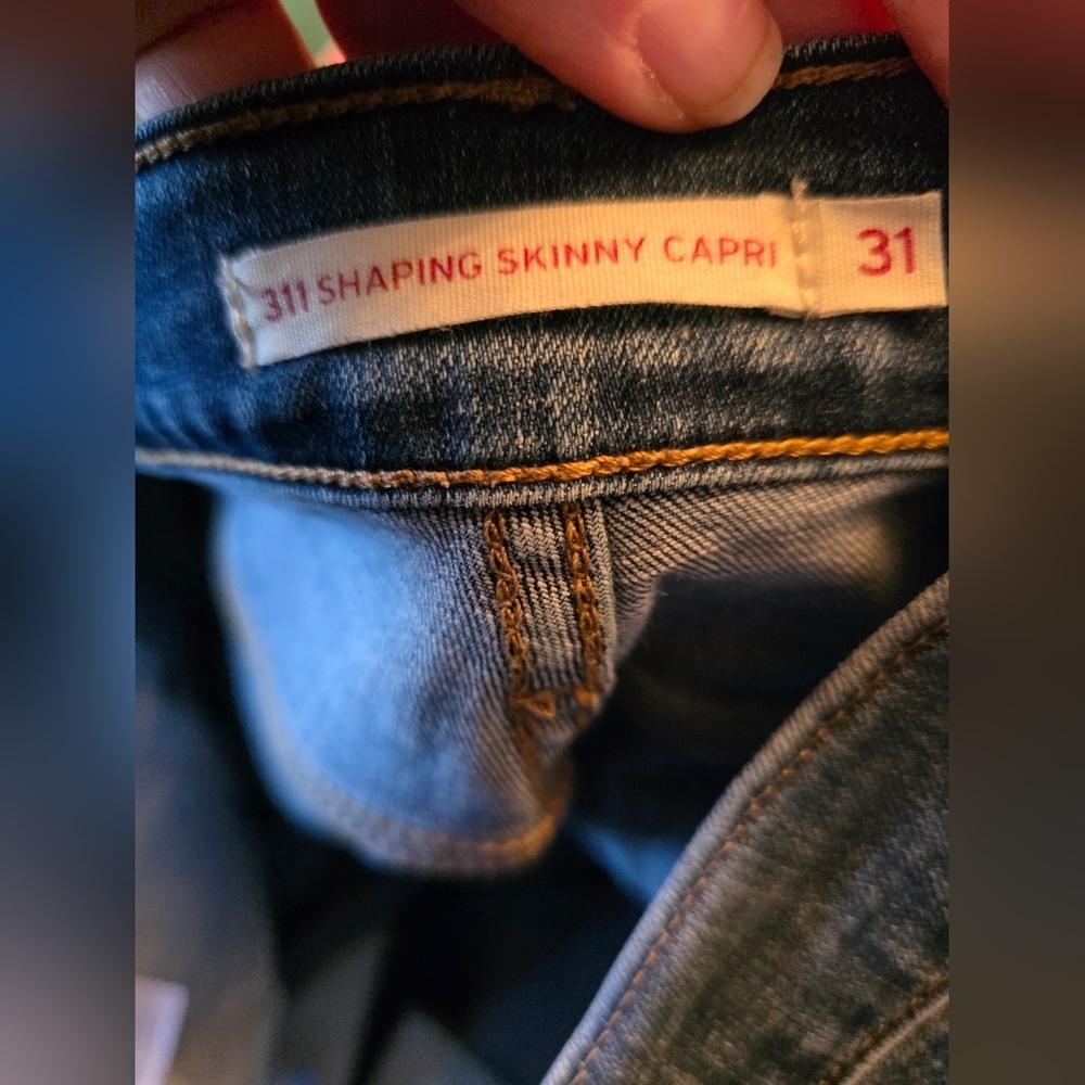 Levi Strauss 311 Shaping Skinny Capri Sz 31 With 21" Inseam. - Picture 4 of 14